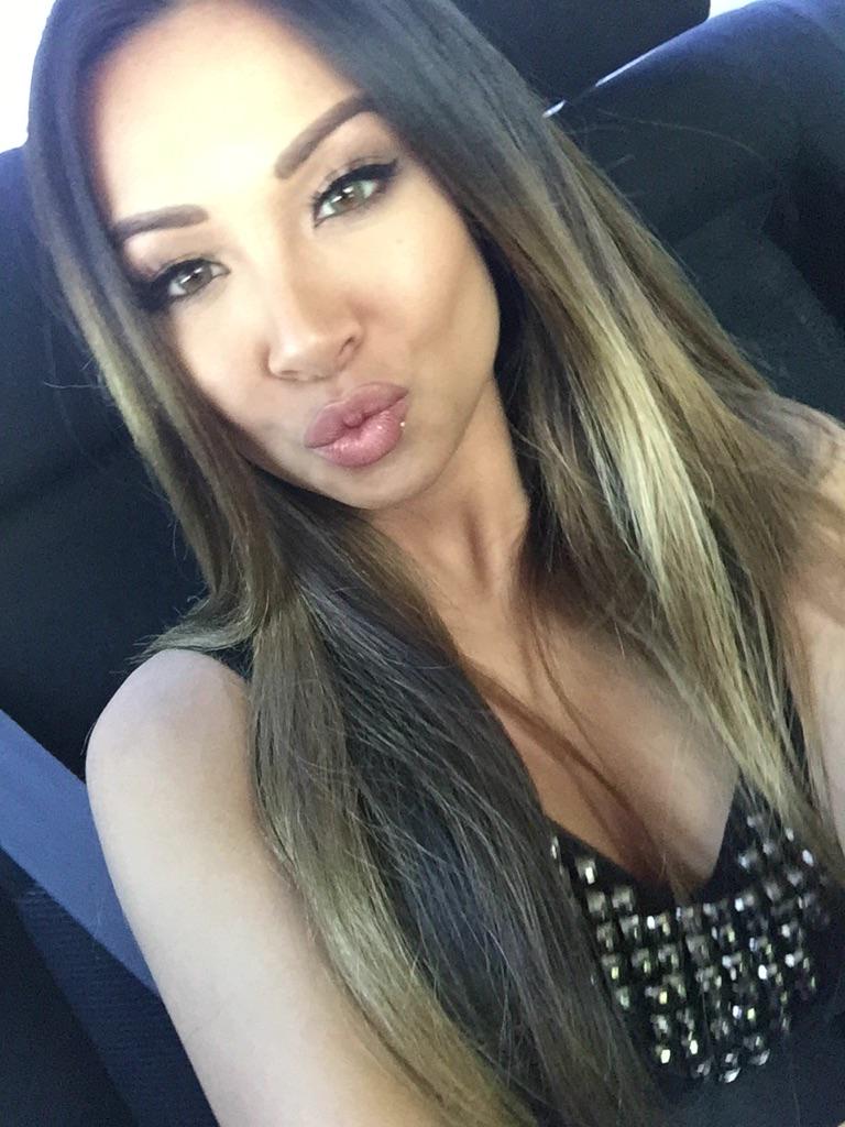 dannie riel on Twitter: "I wish you looked at me, the way you look at