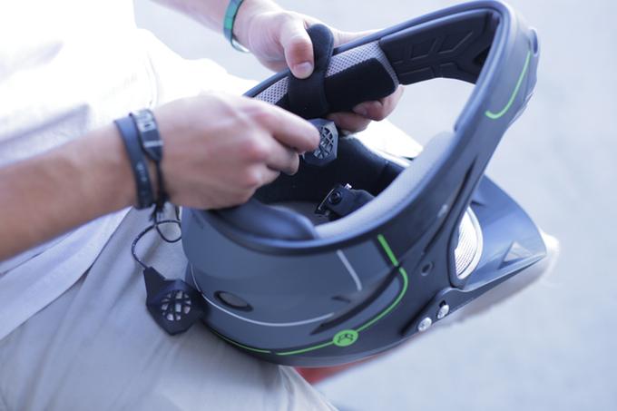 fastracoon's tweet photo. BE - LINK: Bluetooth Surround Sound for your Helmet==>http://t.co/rAqzSeNg2q http://t.co/QAm8OCubuB