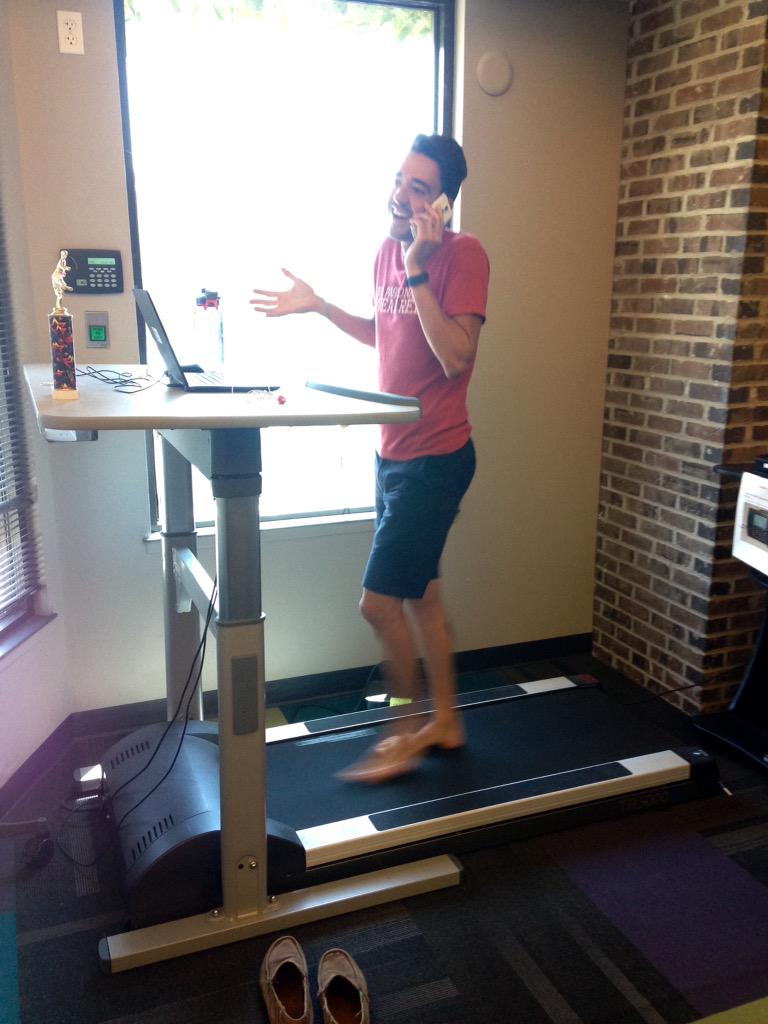 EmilyHendren's tweet photo. Barefoot multitasking. @ninjatr0n @VU_CoMO http://t.co/HQ2Ktis1kt