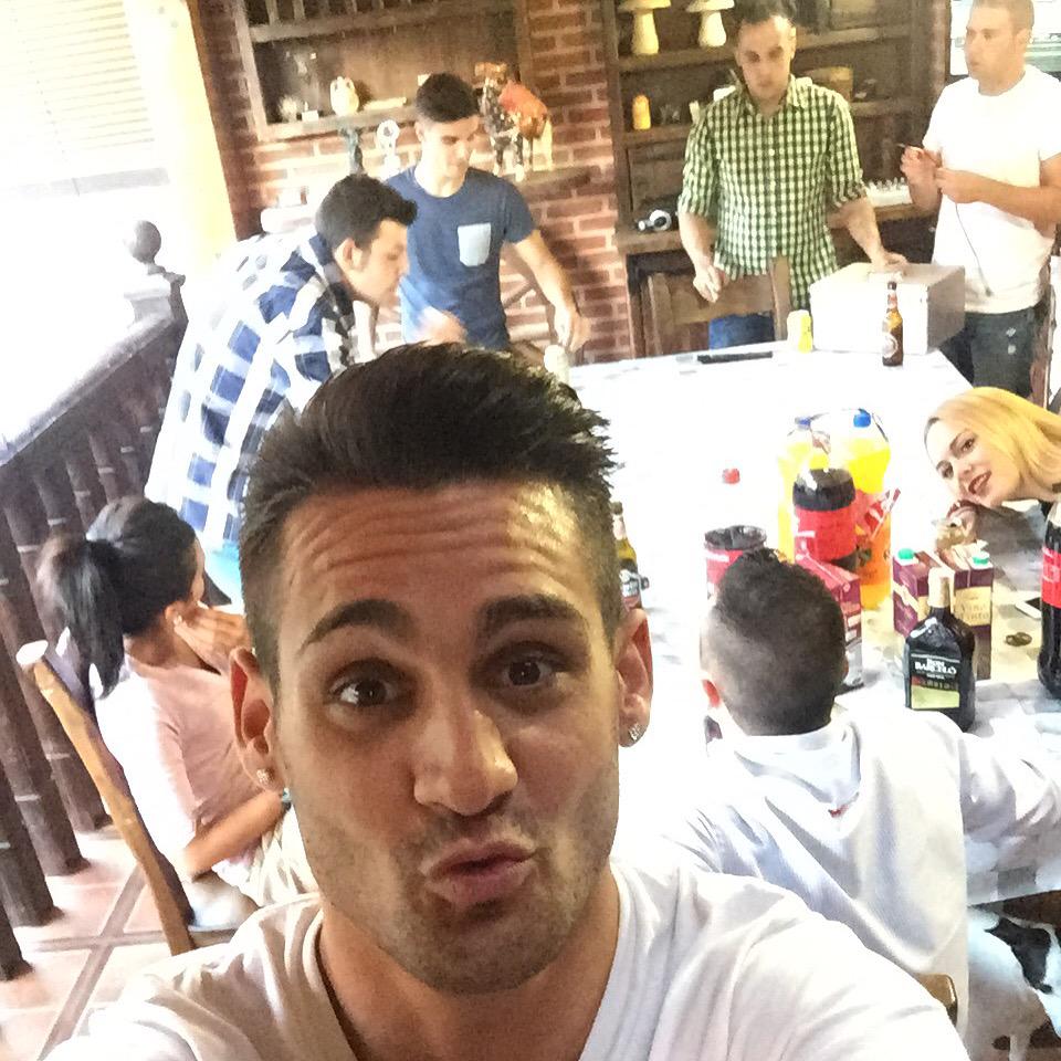 Muchas gracias a todos por las felicitaciones ahora toca celebrarlo #porche#amigos#