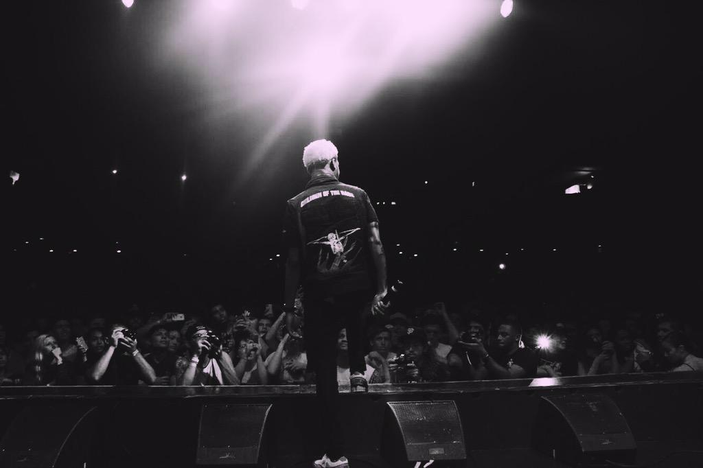 OnSMASH's tweet photo. .@OGMaco is just doing it how a ni**a #Sposed..and you know that! http://t.co/BTnMVlvtVO http://t.co/eDztx6OivI