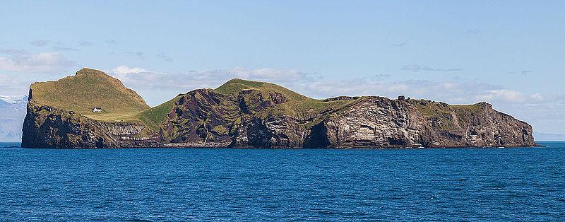 WikimediaCommon's tweet photo. Elliðaey una de las islas Vestman, Islandia 
https://t.co/w3YI77eRpB http://t.co/LlFu54ullV
