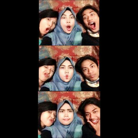 RiaELMOOO's tweet photo. Hihi:D w/ vinsky &amp; baron 😁😄 http://t.co/SCCN1Kfmc9