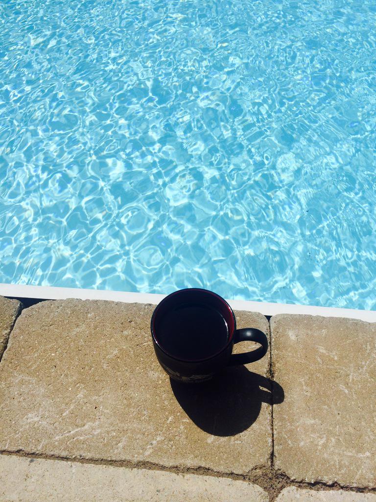 FS_Jacqui's tweet image. #GoodMorning #graceandgratitude @FlamingSaddlesW @FlamingSaddles #gettosteppin #poolside #coffee #namaste