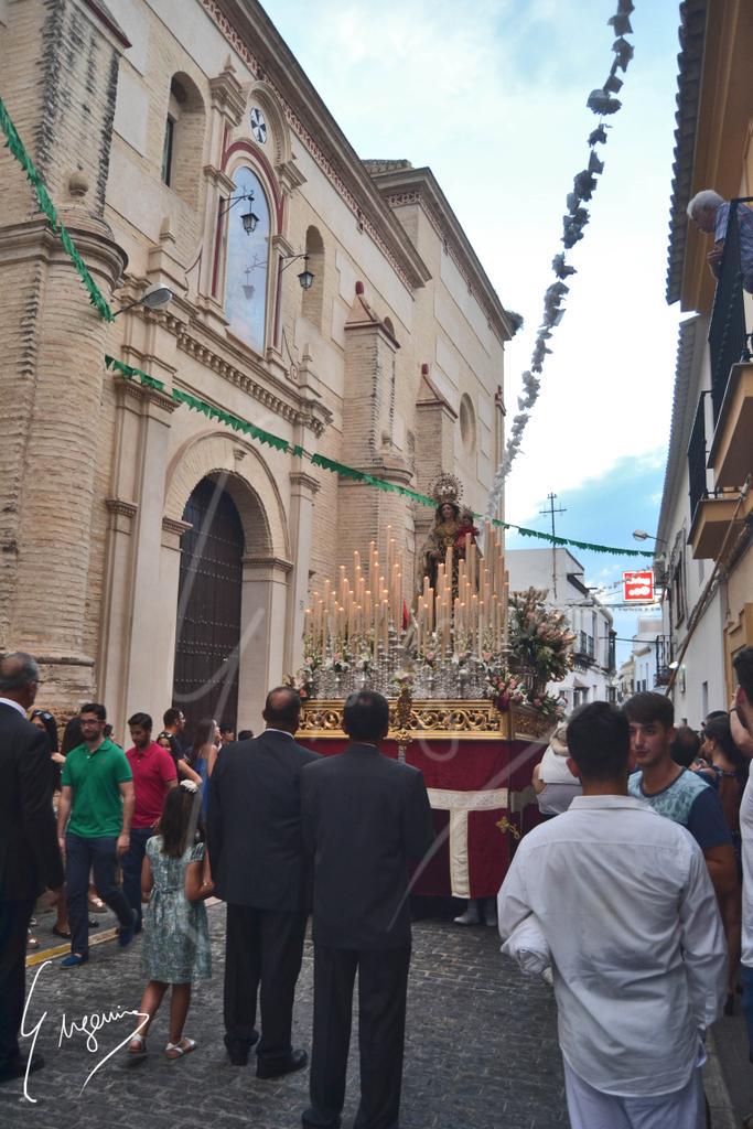 Parte de la Calle Monjas, nuestro Grupo Joven la engalanó al paso de Madre de Dios del Carmen #DiaDelCarmen