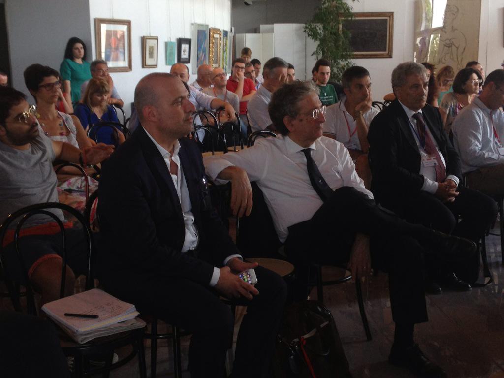 iDemLab's tweet photo. @sbonaccini benvenuto all' #iDemSummerLab #iDemLab http://t.co/vZPbMhnb0A
