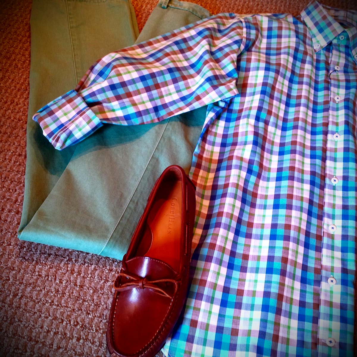 Today's #lookoftheday: get ready for the freakin' weeken' with this sale steal from <a href="/petermillar/">Peter Millar</a> &amp; <a href="/colehaan/">Cole Haan</a>!