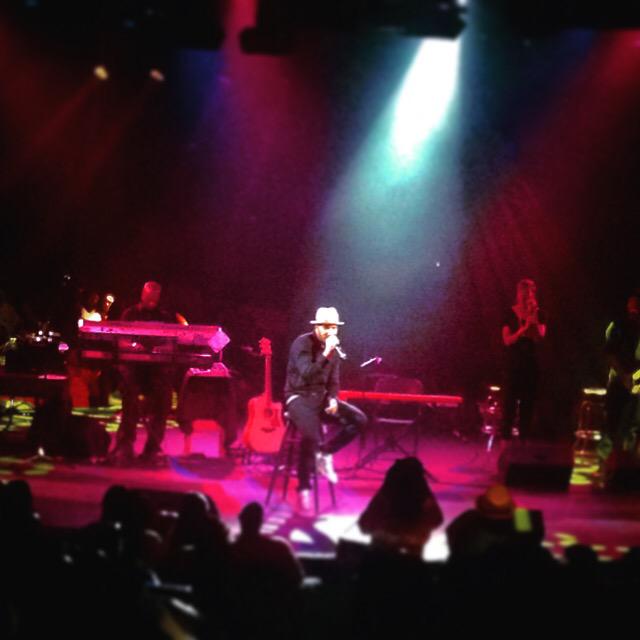 adinadg07's tweet photo. @Lyfeonline419 was AWESOME last night! 🎶🔊🎤❤️💯 LOVE his MUSIC!! #LyfeJennings #MustBeNice #NeverNeverLand #statistics http://t.co/0V3ru49K7o