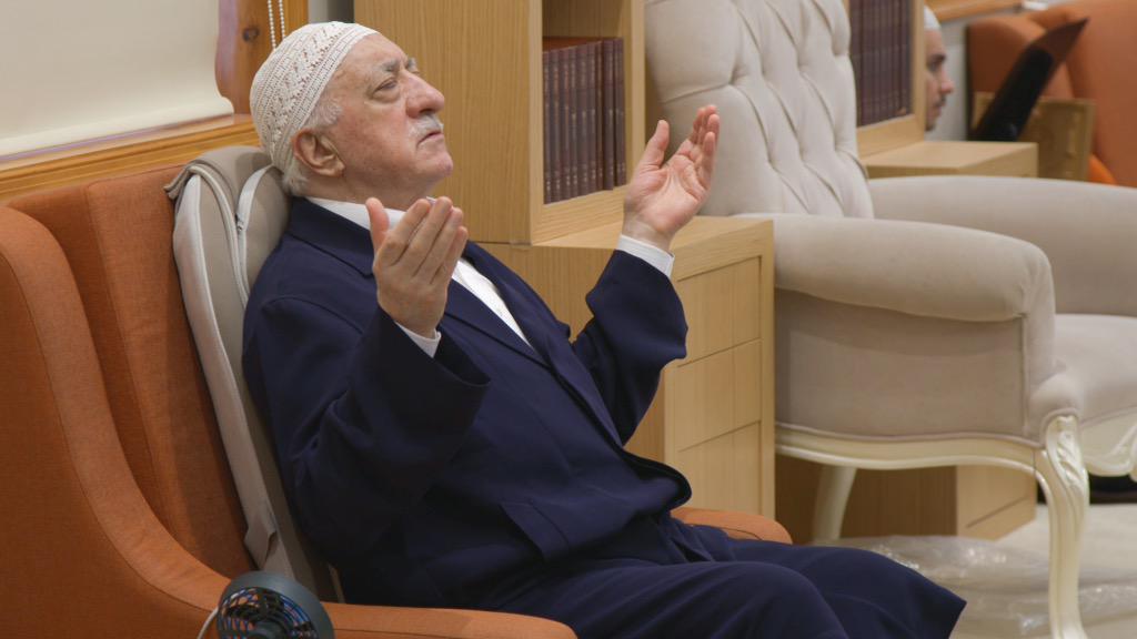 Bayram burada en çok dua demek: Teheccüdde, sabah namazından sonra ve bayram hutbesinin ardından hep dua!..