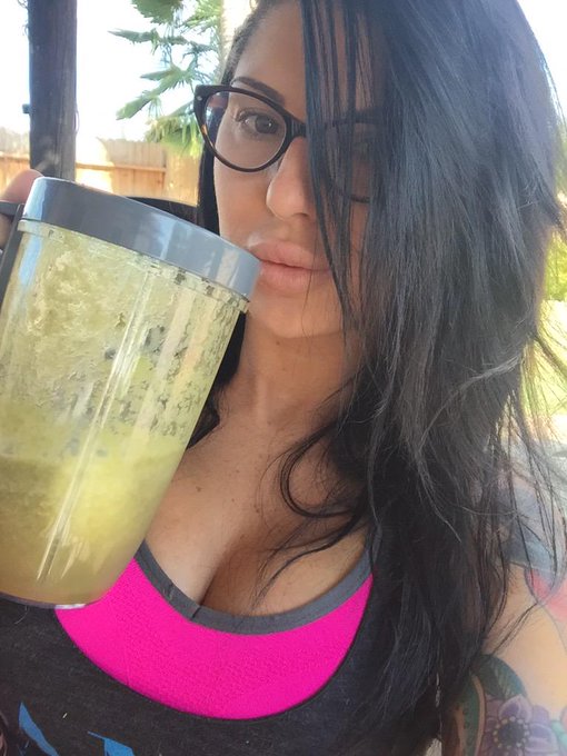I woke up like dis because I always seem to fall asleep with my glasses on, but I got my greens and protein<a href="/tag/allgood"class="tags"><span>#allgood</span></a>