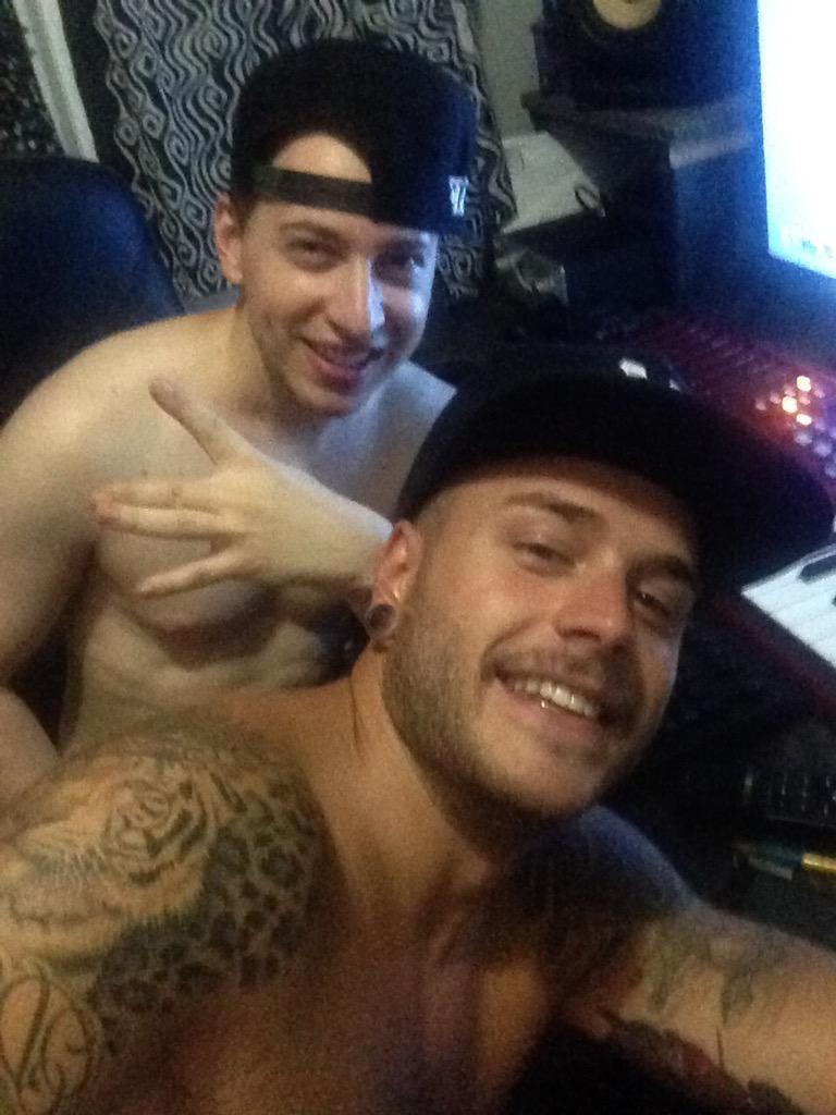 adrirodriguez8's tweet photo. @TORRICOMUSIC http://t.co/FsKx4gMkTN