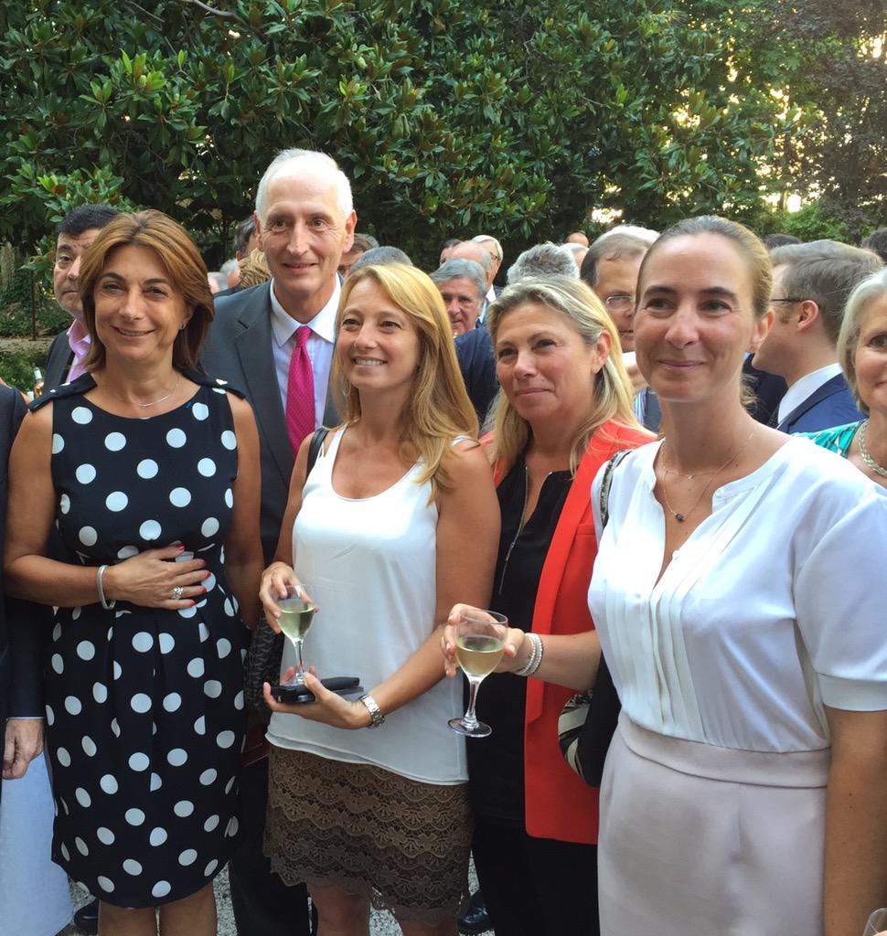 Moment convivial pour le départ de Michel Cadot avec <a href="/MartineVassal/">Martine Vassal</a> <a href="/jcgaudin/">Jean-Claude GAUDIN</a> et des personnalités en @prefet13