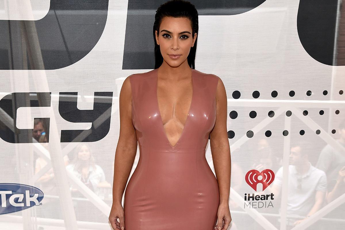 Kim kardashian silver body paint