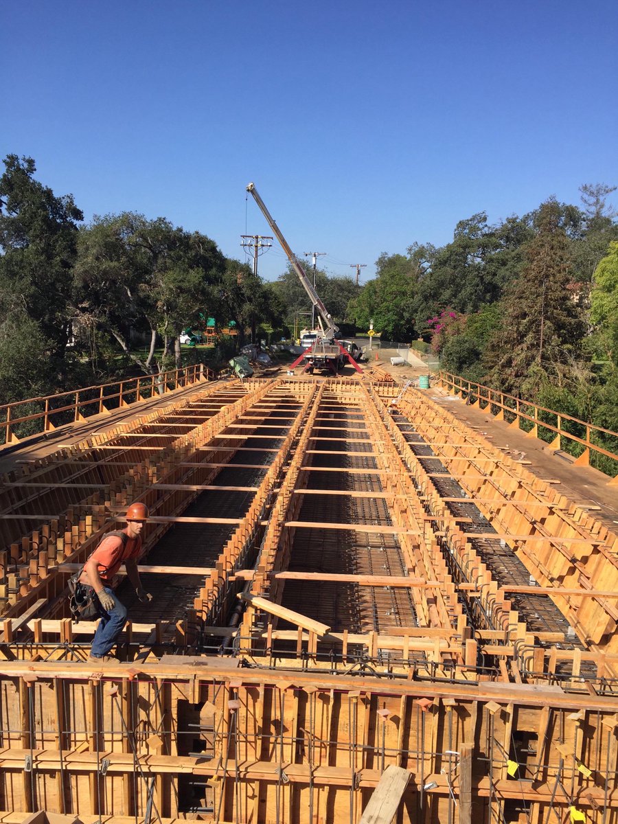 LACoPublicWorks's tweet photo. Bridge soffit &amp; girder forms in place. Ready for concrete pour at #CircleDriveBridge Monday! #CONSTSouth @SanMarinoCM http://t.co/qNdbyhRqZl
