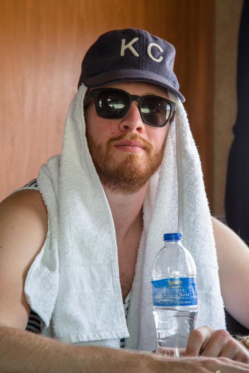 TurtleRabbit1's tweet image. It's so hot that our Canadian rep Kevin has started hallucinating. Did that mountain just move? #deathvalley