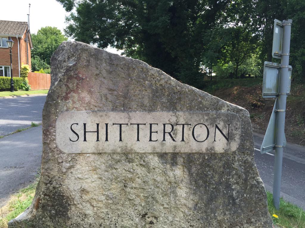 Nicki_Chapman's tweet photo. Anyone want to Escape to...? Saw this on my travels and made me chuckle #playgroundhumour http://t.co/ADp50uHW5X