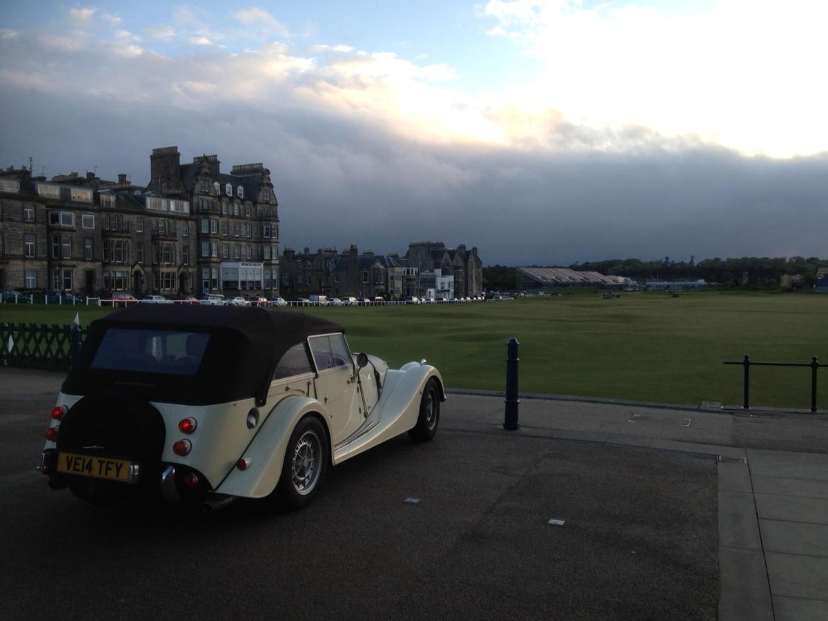 The Balvenie Morgan drops in for a quick half at St Andrews's 19th!