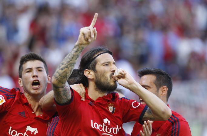 Osasuna's tweet photo. DESPEDIDA DE VUJADINOVIC | "Me marcho pero mi corazón se queda en Pamplona". http://t.co/GKRmjQwBHB  @_vujadinovic_ http://t.co/cdoLfcaXez