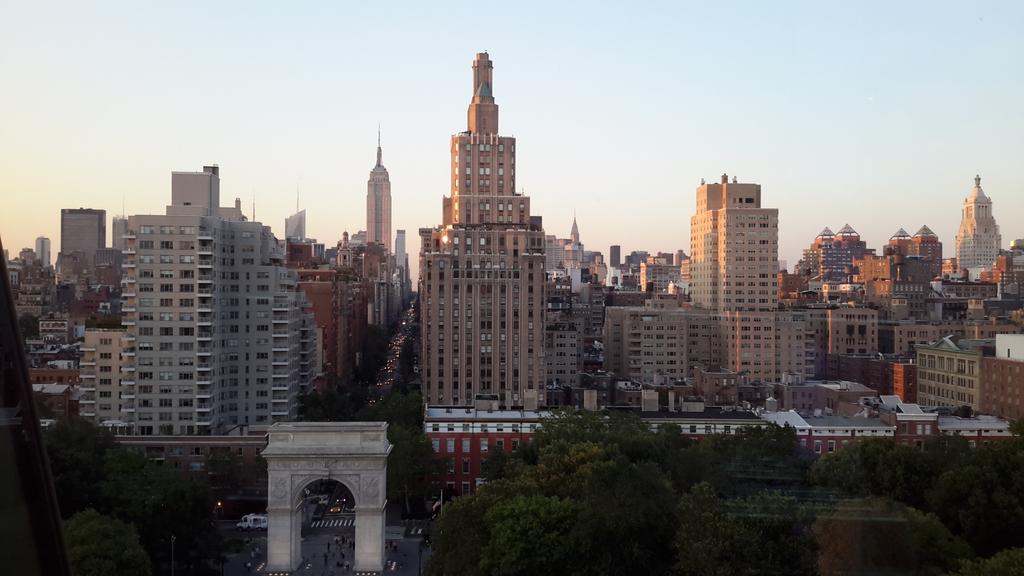 PfProcacci's tweet photo. Amazing #NY view at #ARPM gala dinner. #DiBartolomeo and #Litterman guest spekers. http://t.co/07cosy3Y7I