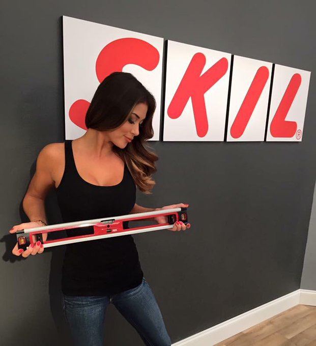 Sometimes I sell tools,day 2 Skil commercial. #toolGirl http://t.co/kA57sCSmaa