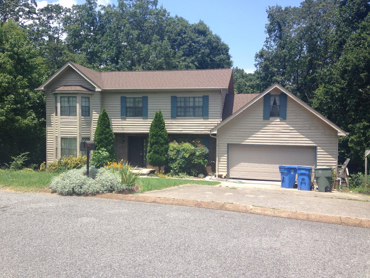 MattBarbourTV's tweet photo. This is the home of Mohammad Youssuf Abdulazeez. Feds raided it yesterday. #CHAshooting http://t.co/3PMfCPYYuU