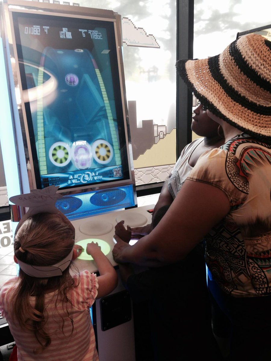 TuTTiesPlace's tweet photo. Interactivity at its best. #Artscape #Gamescape http://t.co/Agpc2qR6ro
