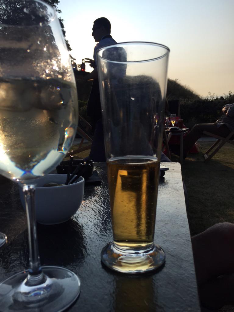 robbyt18's tweet photo. Thank god it's Friday! Me and the wifey getting onit!#lovinglife http://t.co/WQ2nsHCbHm