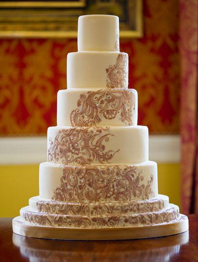 sofia_blossom's tweet photo. July Mood of the Month on the topic of Henna Wedding Cakes featuring cakes from @GCakesCouture http://t.co/mWKHda2slz http://t.co/TzXWAIIlEx
