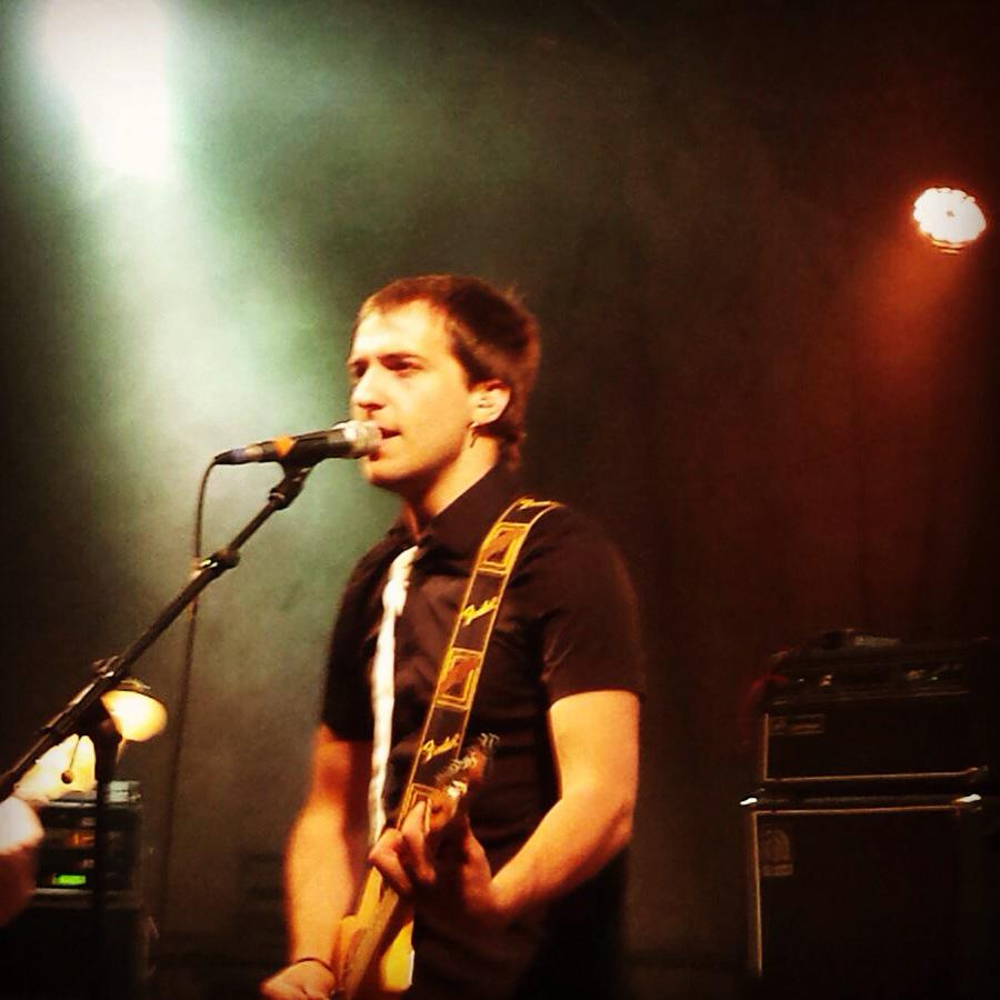 EnTolSarmiento's tweet photo. Bihar 23:00etan GROS (DONOSTI) + @3gabe2 
✊✊✊✊ #zuremundua2015 #auzokojaixetan #zipotz #jaiak http://t.co/rToGWzU900