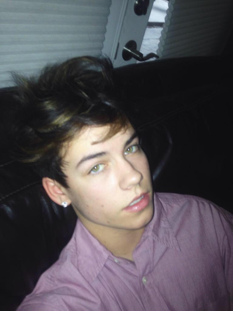 i suck at captions lmao bye