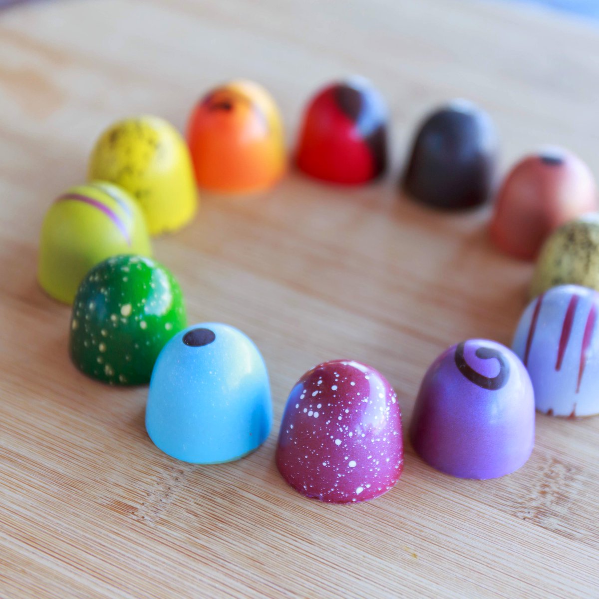 Distillers truffles w/spirits from <a href="/NewDealPDX/">New Deal Distillery & Bottle Shop</a> <a href="/BullRunSpirits/">Bull Run Distillery</a> <a href="/AviationGin/">Aviation American Gin ✈️🍸</a> <a href="/bendistillery/">Bendistillery</a> <a href="/RogueAles/">Rogue Ales & Spirits</a> @IndioSpirits