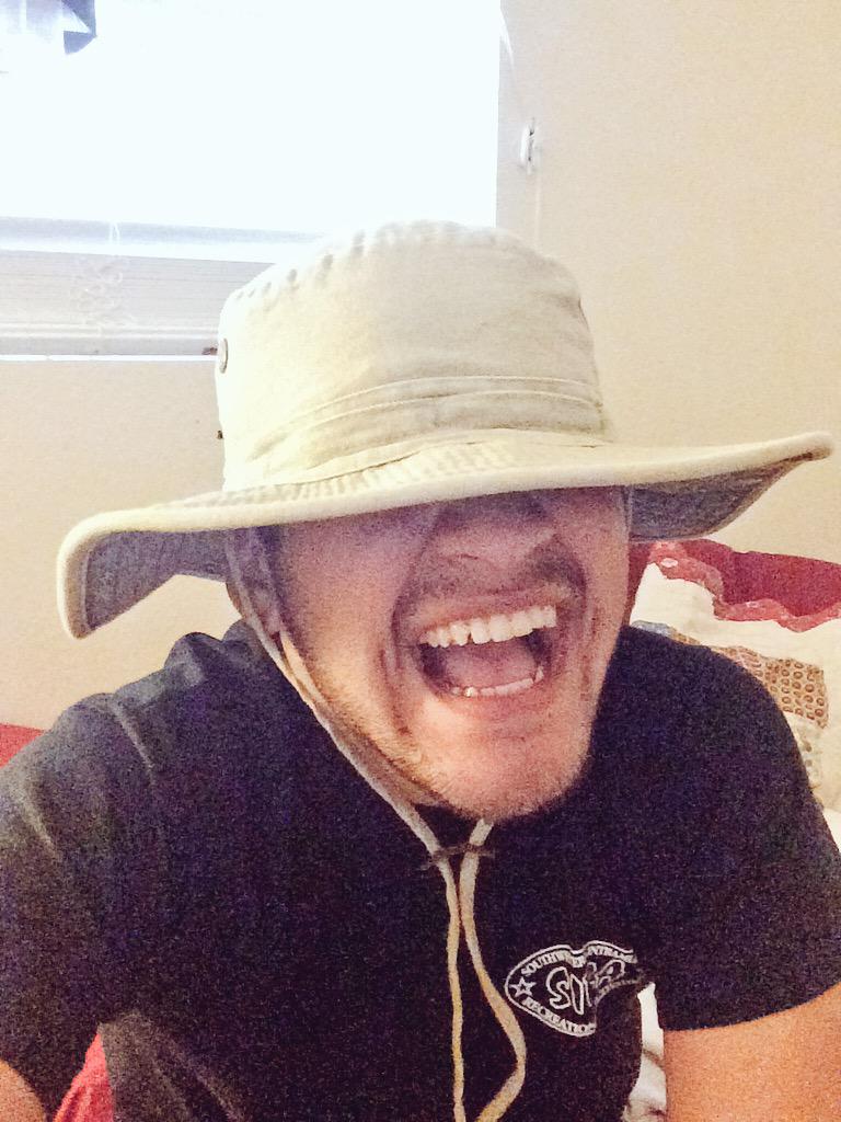 A_Garrr's tweet photo. @aclfestival gotta have my hat to protect my enthusiastic face from da' Sun. #FestAidKit #ACLFest http://t.co/0jQJod88X2