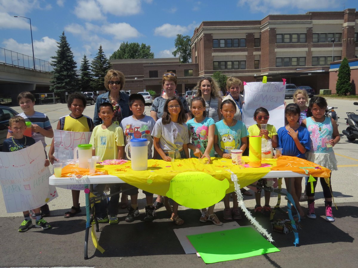 Students at <a href="/GBHoweHuskies/">Howe Elementary</a> hosted a lemonade stand today as the final activity of Howe's Business Boot Camp.