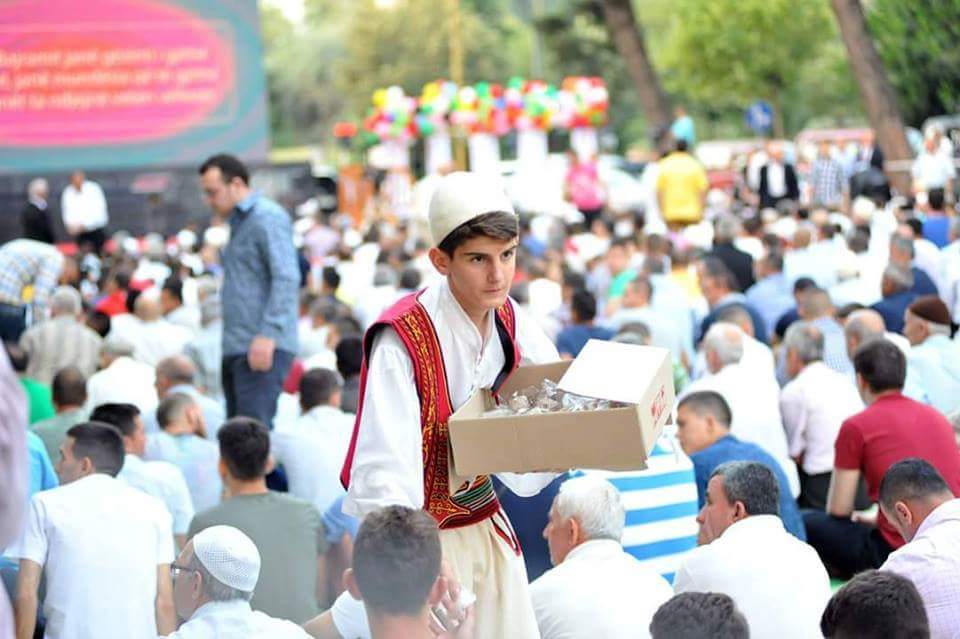 insanhakder's tweet image. Balkanlarda misyonerlerin en çalıştığı Arnavutluk'tan Ramazan Bayramı manzaraları.
#albania
#MaşaAllah
#Ramadan2015