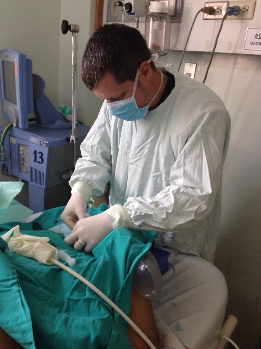 umanamd's tweet image. Inferior STEMI + AV block + ⬇️BP
US-guided IJ pacing in &amp;lt;5min &amp;amp; up to cath
Love it when things run smooth!
#codeSTEMI