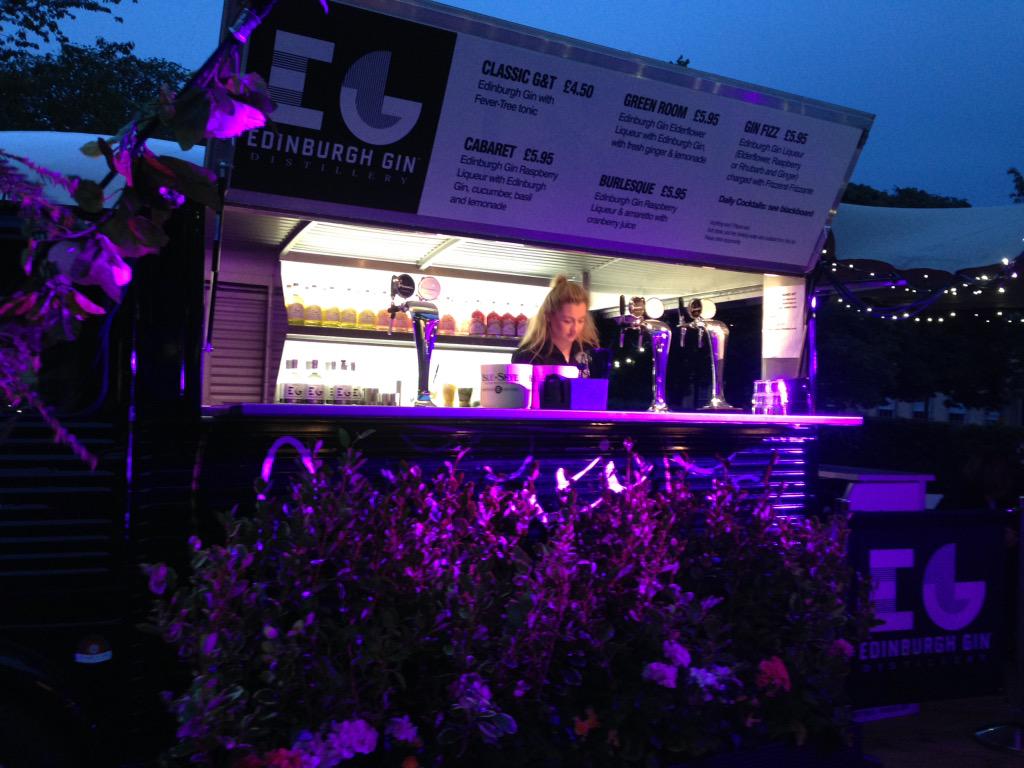 jose_fine0's tweet image. Working at the @Edinburgh_Gin van at St Andrew's Sq! Best place to work, can't wait to try a #ginfizz on my day off!