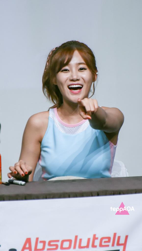 teppAOA921230's tweet photo. 150712 AOA 심쿵해 sign event
록온✨ 발견❤
#HeartAttack3rdWin #유나 #YUNA #AOA #심쿵해 #Heart_Attack @Official_AOA http://t.co/l5tjikqRzF