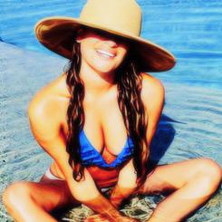 match-up! meet lea! she's looking for a descriptive person. fave/rt if you're interested in her.