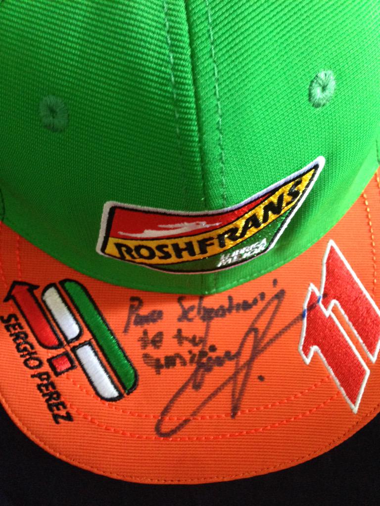 Tanitonava24's tweet photo. No saben lo que esto significa para mi! Simplemente MUCHAS GRACIAS!! @1AntonioPerez @SChecoPerez #MexicanDrivers http://t.co/DGccq4pXmx