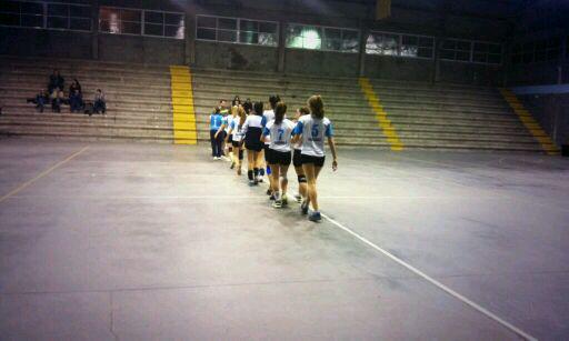 En instantes comienza el partido reprogramado las chicas jrs del Cele frente a Circulo Devoto !