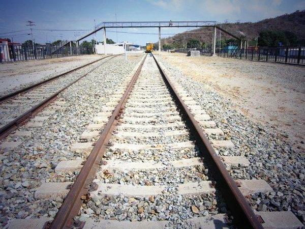 RoseRagt's tweet photo. 340 Millones UD$ invirtieron en El Tramo Ferroviario Barquisimeto-Yaritagua
 ¡OBRA INCONCLUSA! #VzlaSaqueada http://t.co/fkCWpD1emN