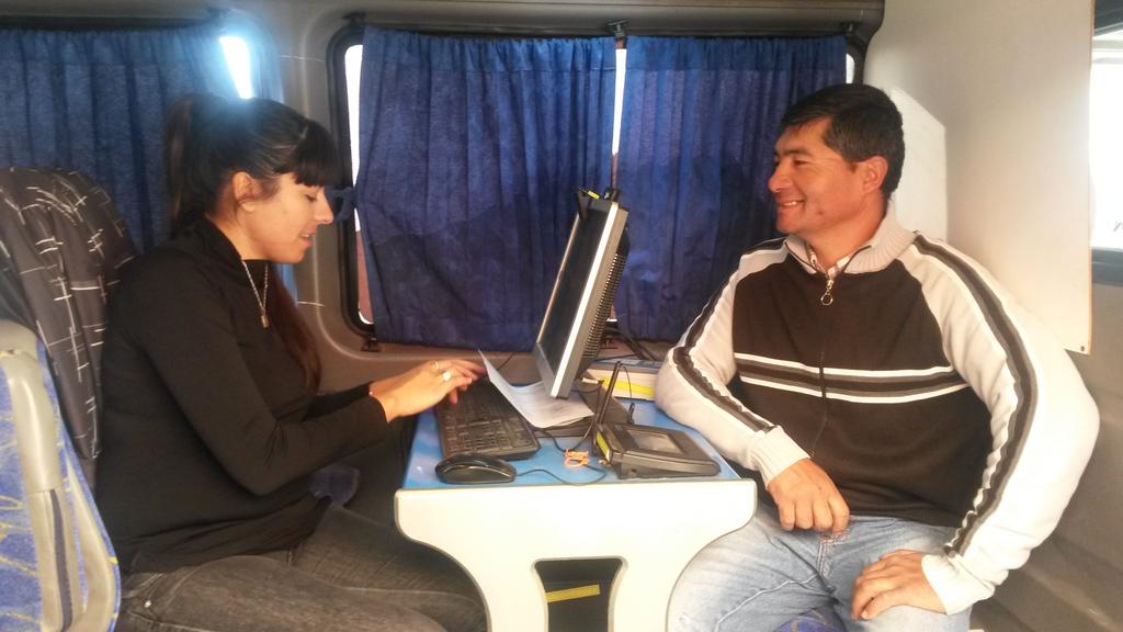 CooperativaMza's tweet photo. Vecinos de Las Catitas #SantaRosa realizaron trámites en la #PlazaDeServicios @MarceloCostaMza @tatimussato http://t.co/RsP24TjlQe