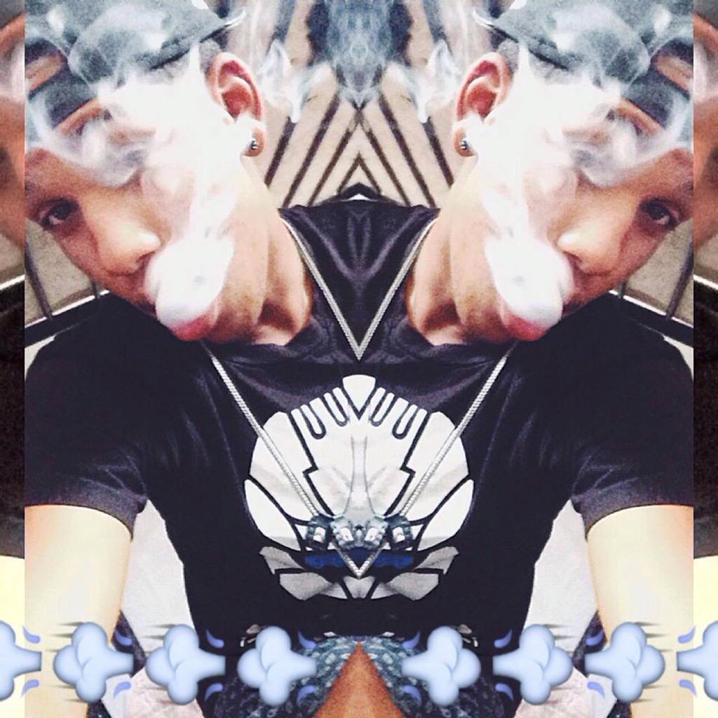 elpope8's tweet photo. 👀 http://t.co/kNUPhIM9TT