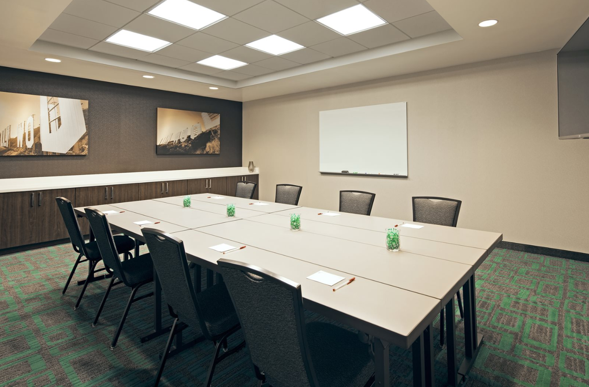 Discover the Sophisticated Los Angeles Meeting Rooms at our LAX Hotel #Travel #Meetings
