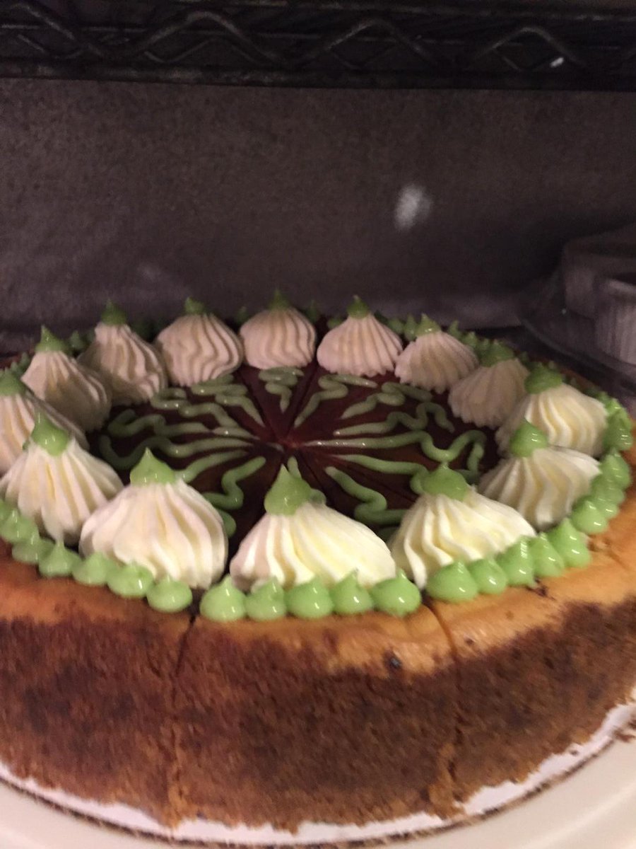 AndrewFigel1's tweet photo. Key Lime Cheesecake http://t.co/0JxuW1pxBJ