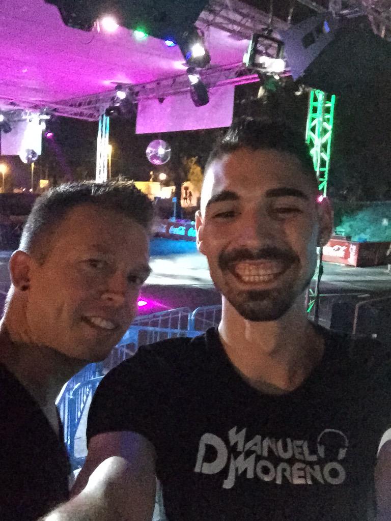 DjManuelMoreno's tweet photo. Comenzamos día 1 de 10 #BarracaPopular #Guardamar !! @CristianGilDj @Area33Costa @DjManuelMoreno http://t.co/iE0V9L8mir