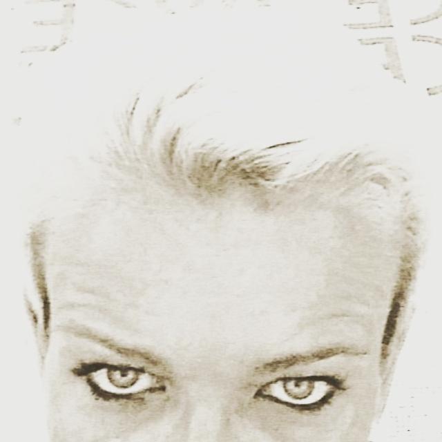 VMezzaroma's tweet photo. Hypnotic...it was very useful
#eyes #blu #lookoverme #lookoverhere #blondie #goahead #kisses #outofhead http://t.co/L88VHOPXKO