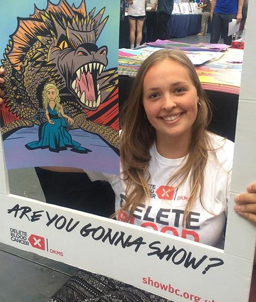 GiveOurDadABone's tweet photo. Even Khaleesi & her dragons are beating the shit out of blood cancer #LFCC15 #GiveOurDadABone http://t.co/20cUxdQWXo