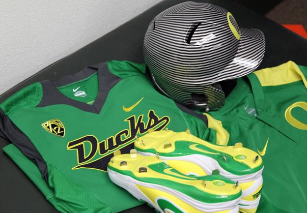 DykeBall's tweet photo. wow uniform goals http://t.co/UasOuZdQk9