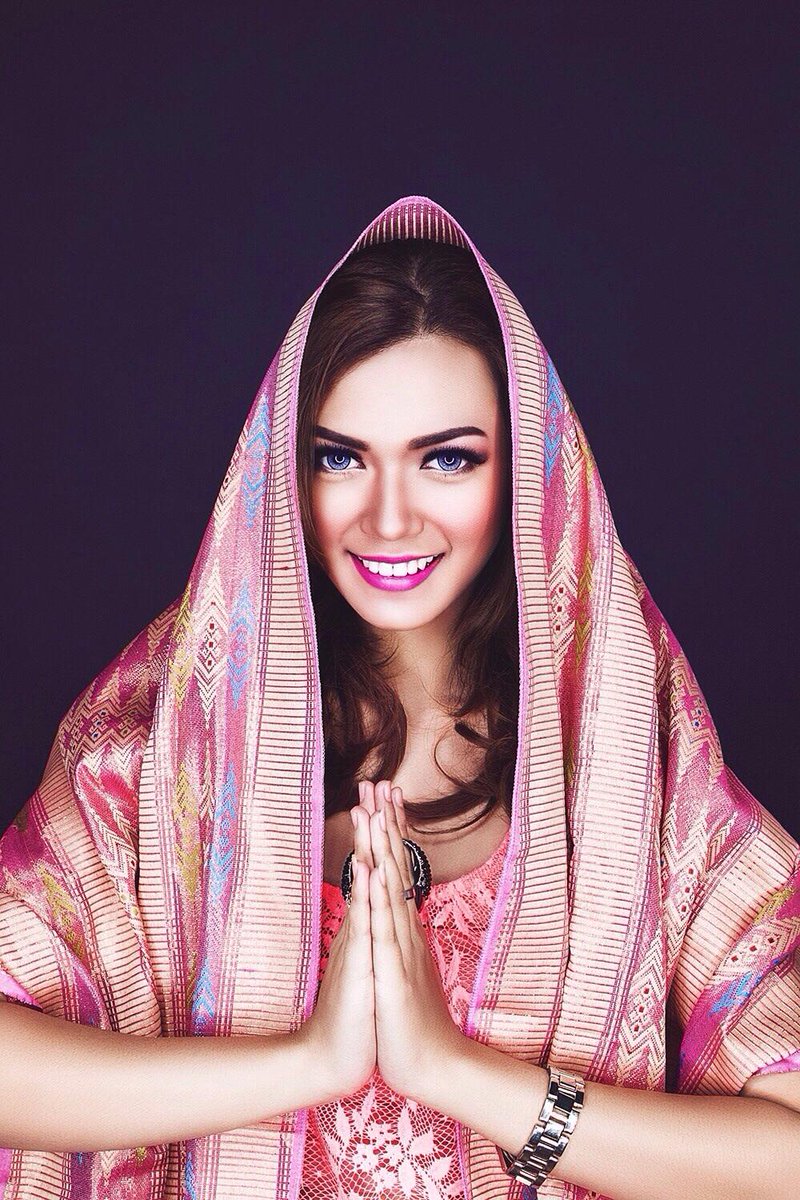 IndahManuardas's tweet photo. Selamat idul fitri minal aidin walfa idzin mohon maav lahir bathin ya smuaa :) #loph IK http://t.co/Cu9MSy11cY